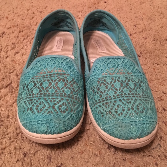 Cute Aeropostale summer flats in sale!