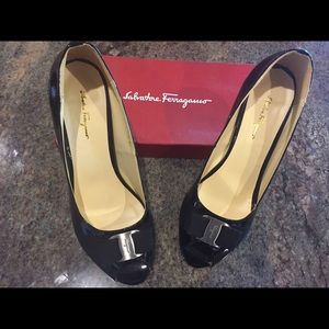 Salvador ferragamo peep toe size 40