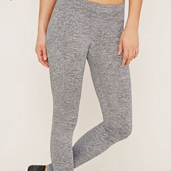 • Grey Athletic Leggings •