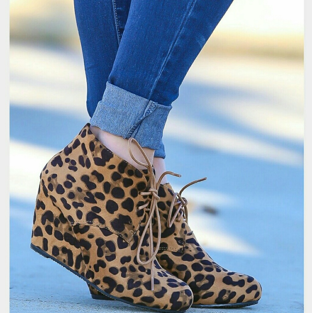 Last 5.5 & 6 🖤💕 Leopard Lace-up Wedge Ankle Boot