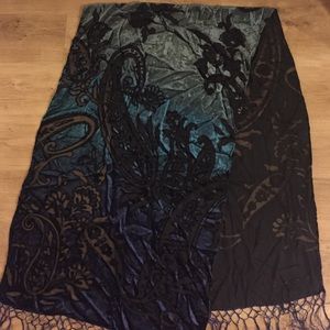 Velvet scarf
