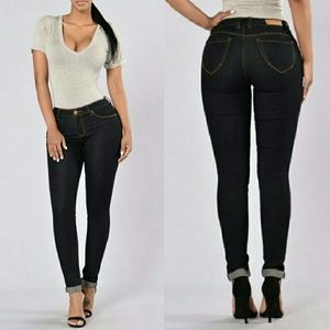 Brand New, SIZE 11, Cute Classic Contouring Jeans.
