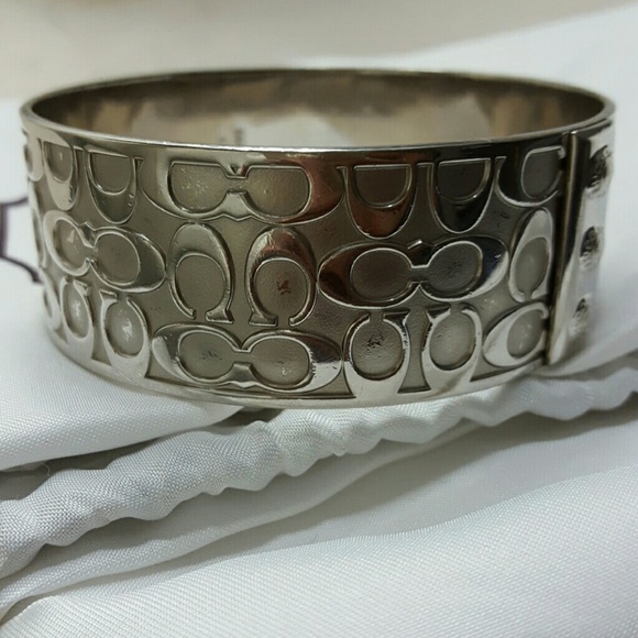 Coach 1" wide Silver Bangle bracelet - Picture 2 of 4