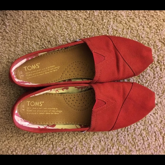 Toms Red Canvas Classic Slip-On Shoe - Picture 1 of 4
