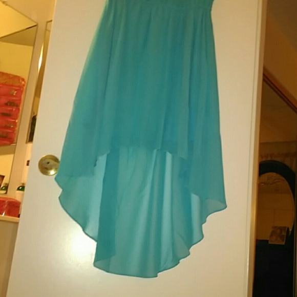 Beautiful Dress - Picture 2 of 3