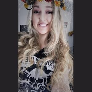 Meet your Posher, Kaela