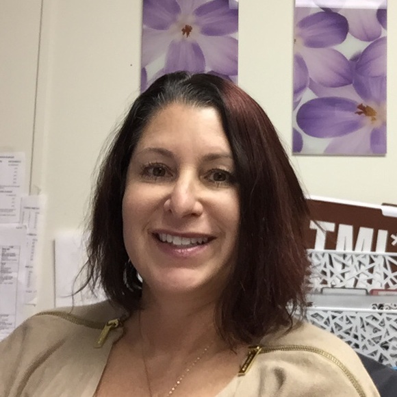 Meet your Posher, Hildee