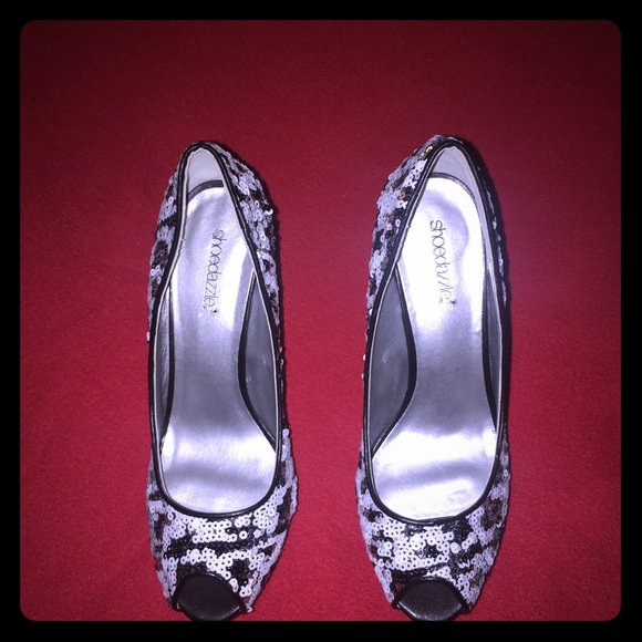 Black & White SAGA Heels