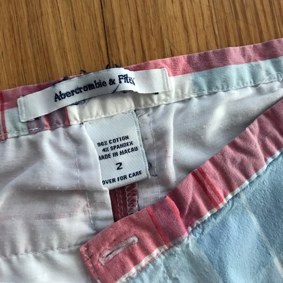 Abercrombie and Fitch Plaid Capri Pants Size 2 - Picture 2 of 4