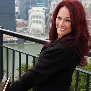 Meet your Posher, Carrie