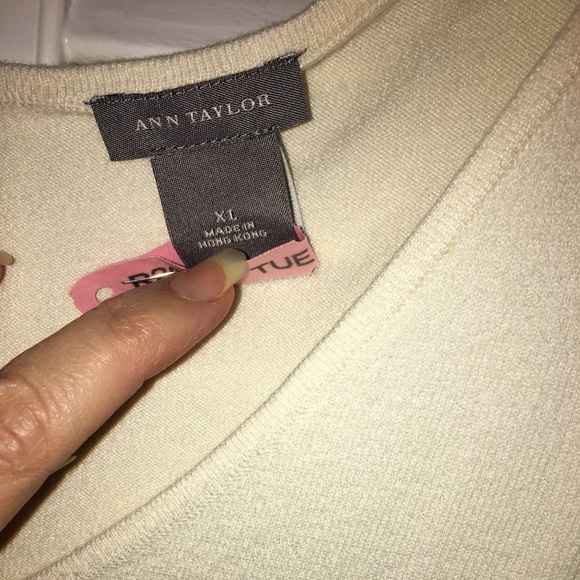 Ann Taylor Cream Sweater - Picture 2 of 3