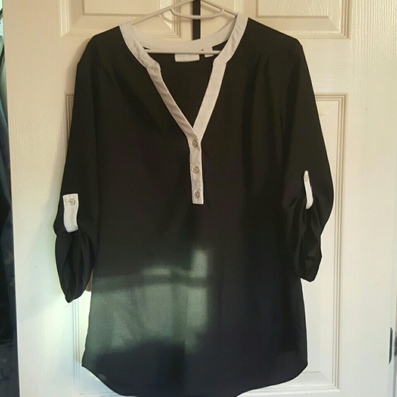 NY&Co Black and white blouse (M)