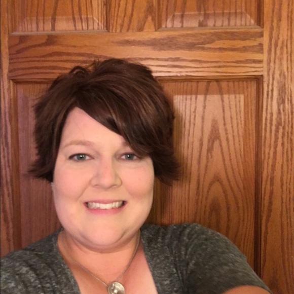 Meet your Posher, Erin - Picture 1 of 1