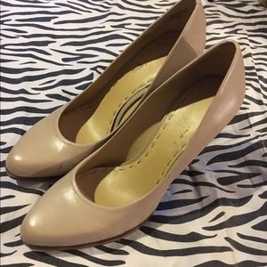 Nine West heel shoes 👠. Tan and sexy