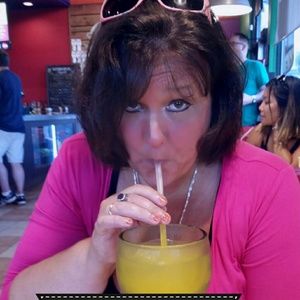 Meet your Posher, Sandi