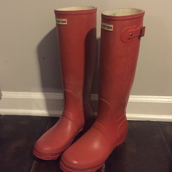 RED Hunter Rain Boots!! ❤️