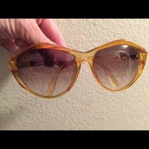 Vintage (1982)Christian Dior, tortoise colored