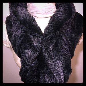 Extra soft shiny gray scarf by Apt 9