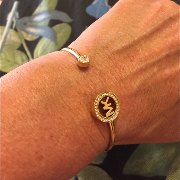 MICHAEL KORS Logo Bracelet GOLD NEW! - Picture 3 of 4