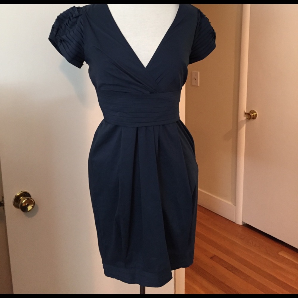 BCBG blue dress. Euc. Size 4
