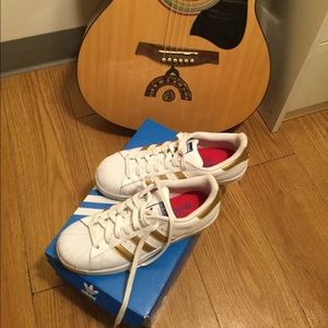 Adidas Women's Superstar, w/ gold accent