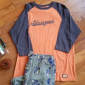 * ONE LEFT* Med Life is good 3/4 baseball  t shirt