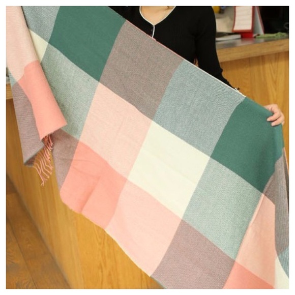 ✨HP✨ Blanket Scarf Pink Green Plaid Shawl Wrap - Picture 3 of 4