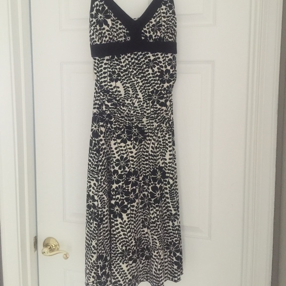 M size knee length dress