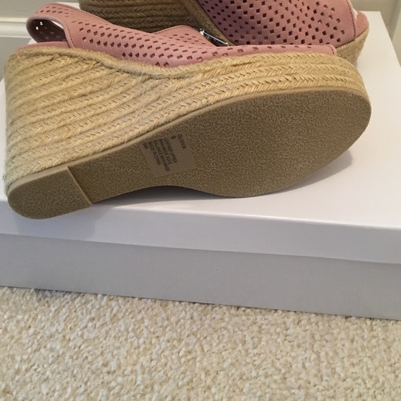 Pink/Rose Sandal - Picture 3 of 4