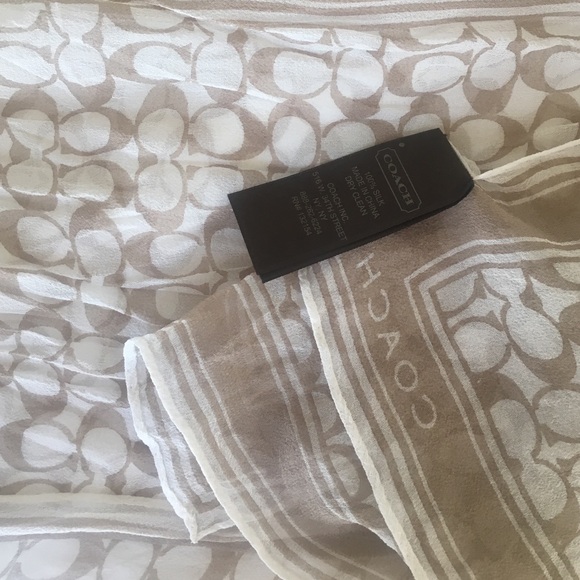 Coach Scarf - Picture 2 of 2