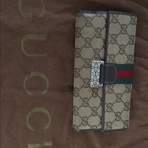 Gucci wallet mint condition