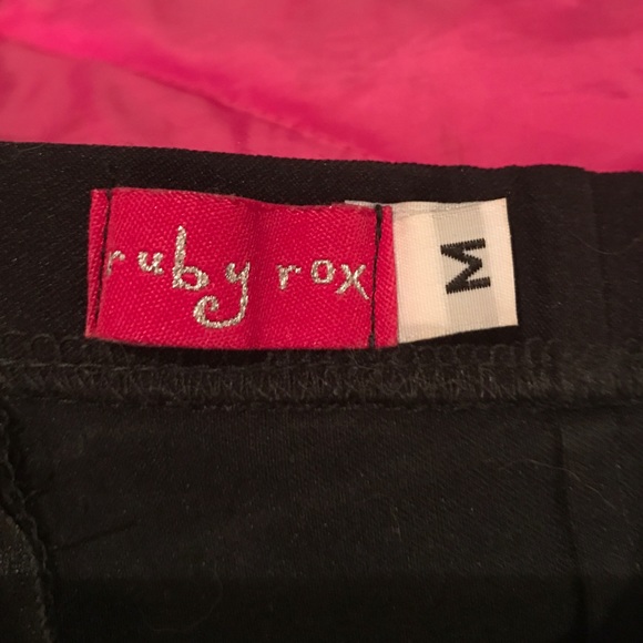 Black and lace dress - Picture 3 of 3