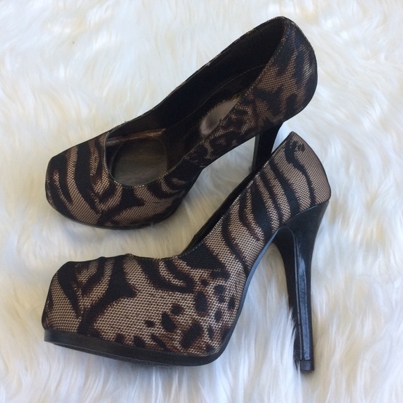 Sofia Vergara Platform Animal Print Heels - 5