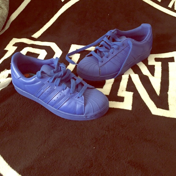 PHARRELL Superstar Adidas