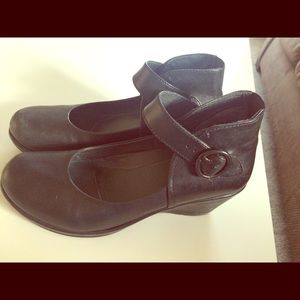 Size 38 Mary Jane dansko's