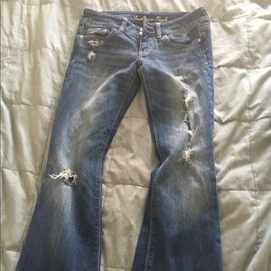 American eagle size 4 stretch jeans.