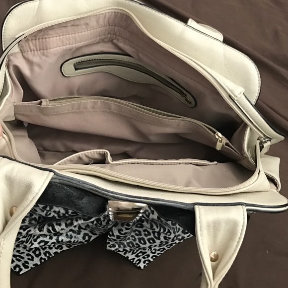 👛 clear out!! - Picture 2 of 4