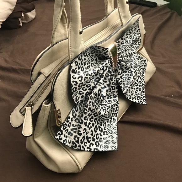 👛 clear out!! - Picture 3 of 4