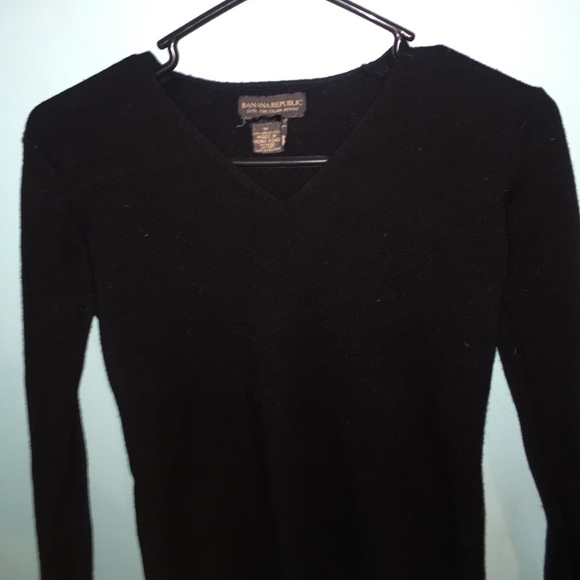BANANA REPUBLIC CASHMERE SWEATER