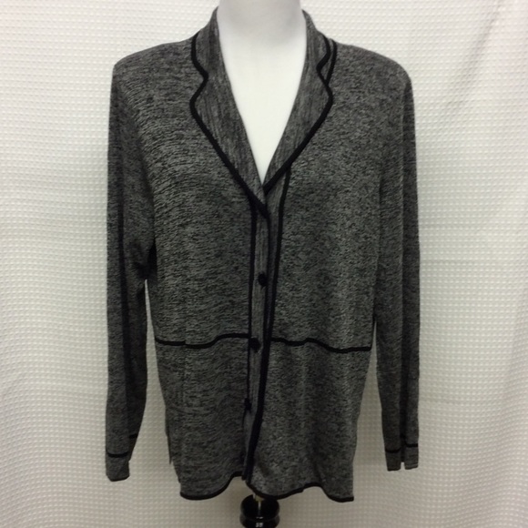 MISOOK Black and White Knit Sweater Size XL