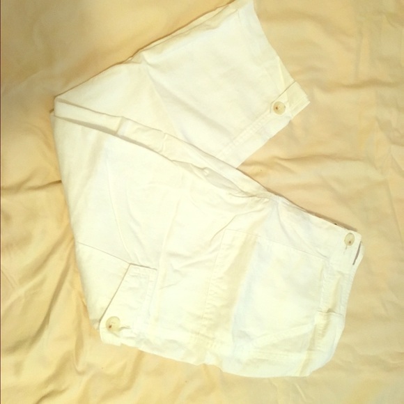 White linen cargo crop pants