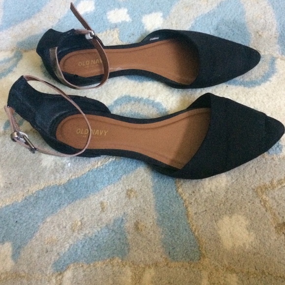 Pointed-toe Black Flats Sandals