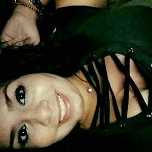 Meet your Posher, Caroline