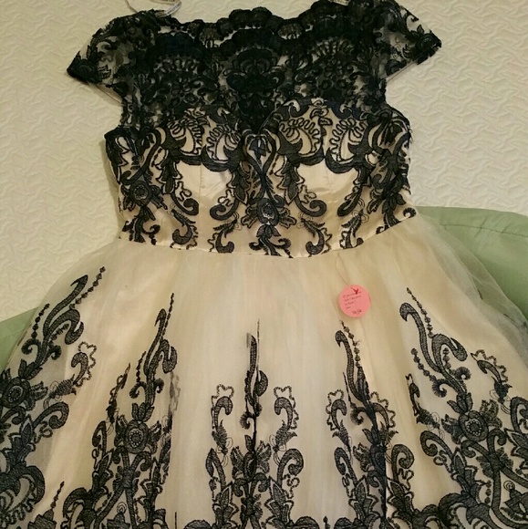 Chi-Chi London Lace dress