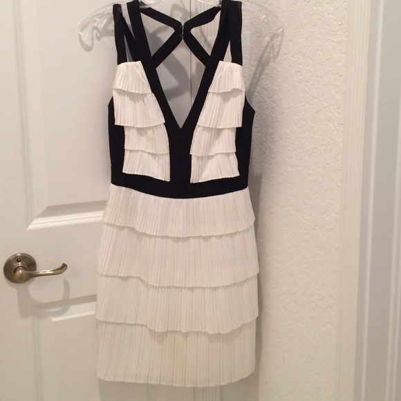 BCBG dress- it's beautiful on 💕