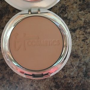 New it cosmetics powder foundation