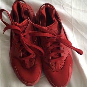 NIKE Women AIR HUARACHES