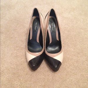 Faux snake skin heals