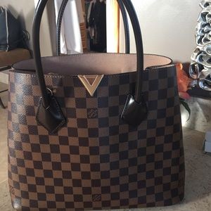Authentic LV Kensington. No Trades. ☺️