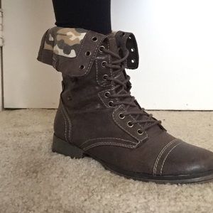 combat boots